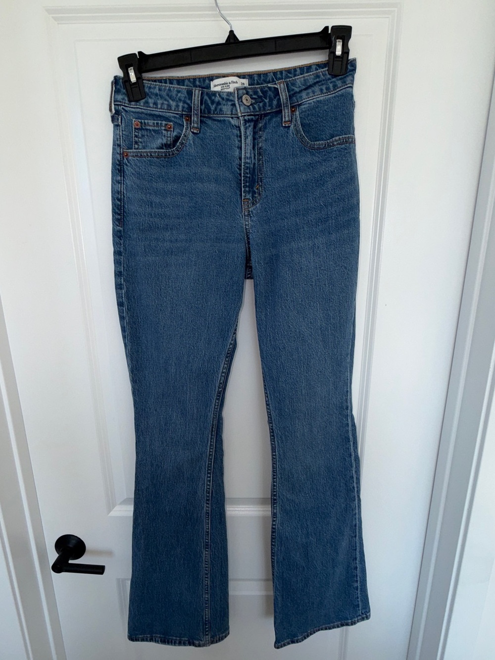 Abercrombie & Fitch Mid Rise Bootcut Jeans Medium Wash Size 26 Long